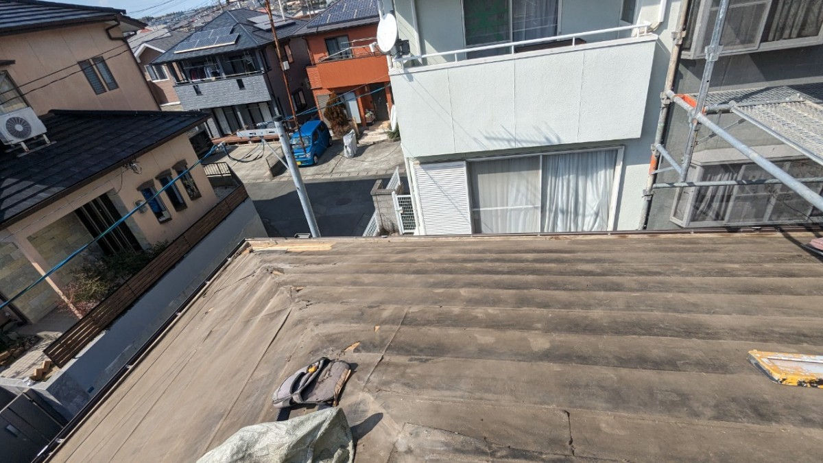 セメント瓦からルーガ鉄平葺き替え