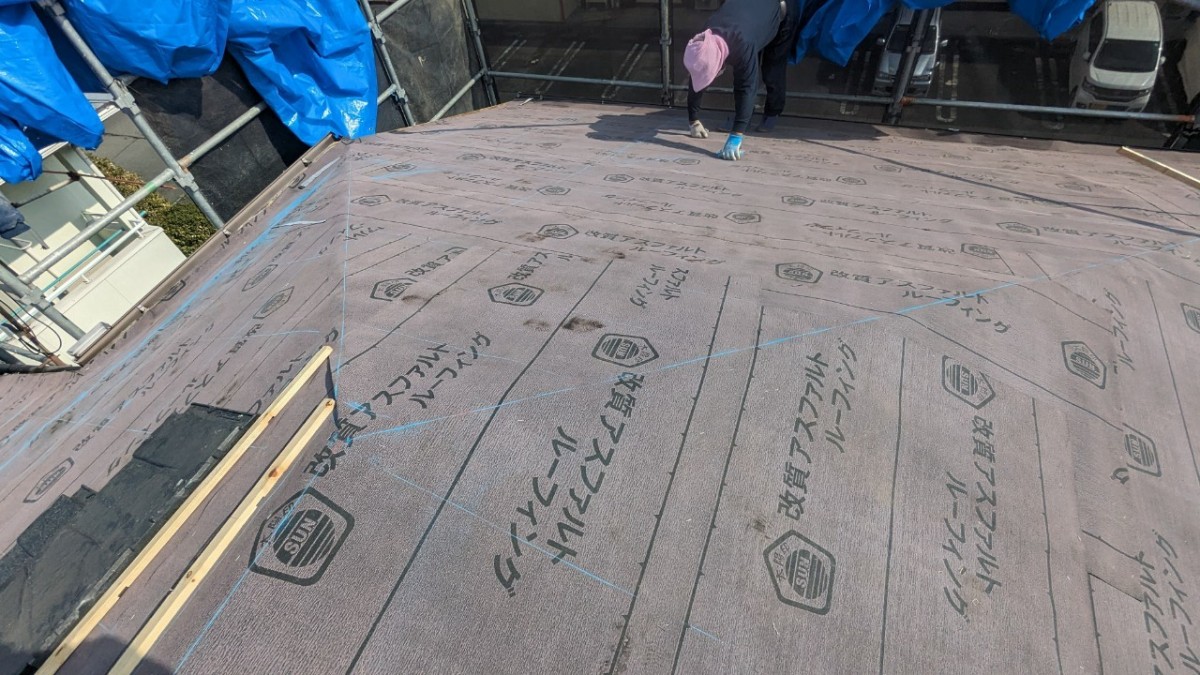 セメント瓦からルーガ鉄平葺き替え