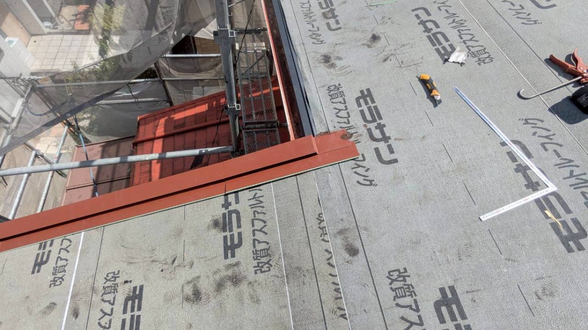 横葺き板金葺き替え